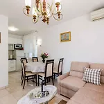 Apartman In 15377