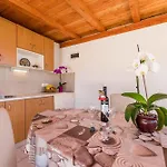 In 15377 Apartman