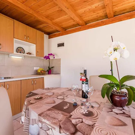 In 15377 Apartment Novi Vinodolski